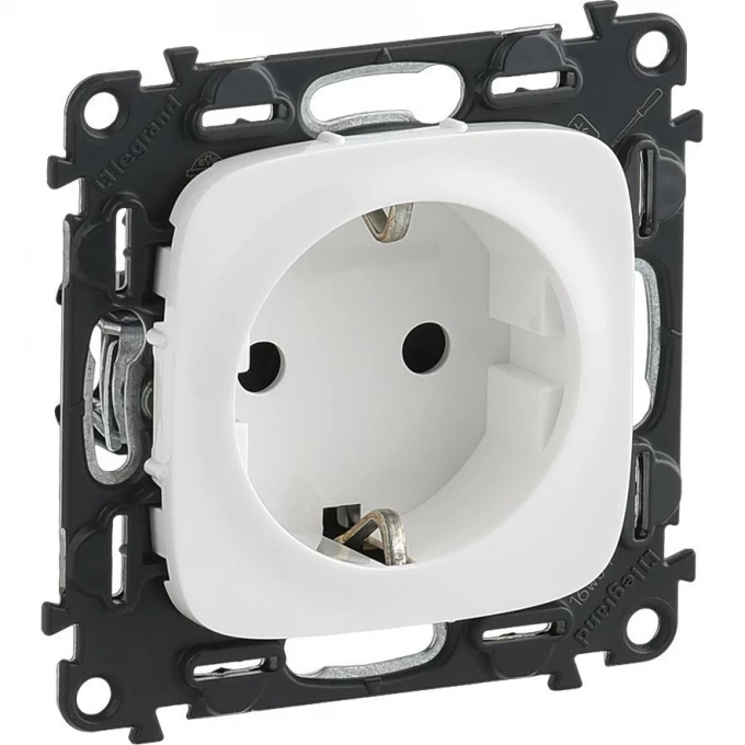 Силовая розетка LEGRAND Valena ALLURE 2К+З 16А 250В винтовые зажимы белый 753725